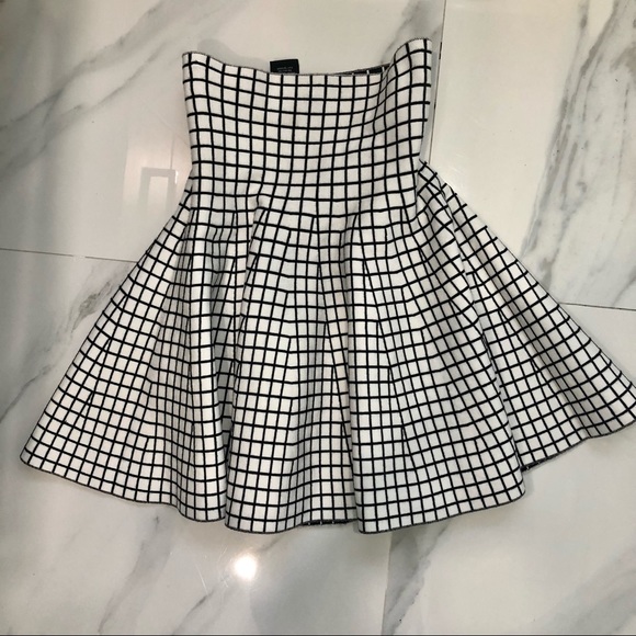 BCBG SKIRT - Picture 3 of 5